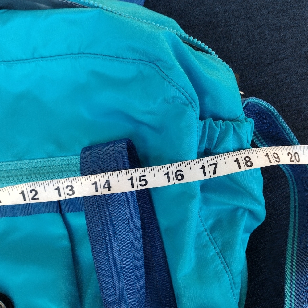 Discontinued Ivivva Lululemon Duffel/ Gym Bag Blue - Picture 11 of 11